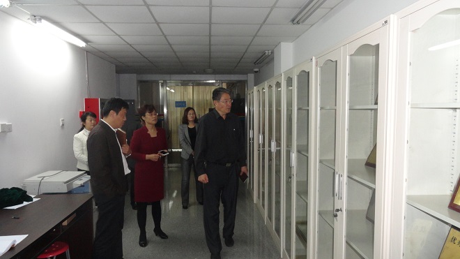 李道刚副书记到档案馆视察指导工作