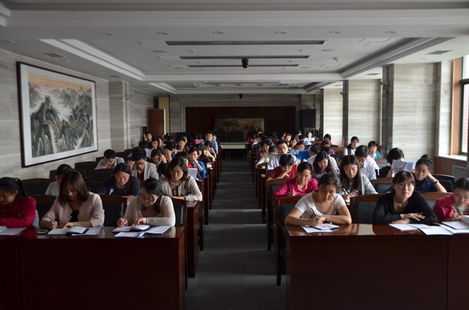 学校举办档案业务培训会
